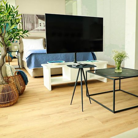 Renovated Apartment With Roof Garden Access, 15 M Walk To Acropolis Athene Buitenkant foto