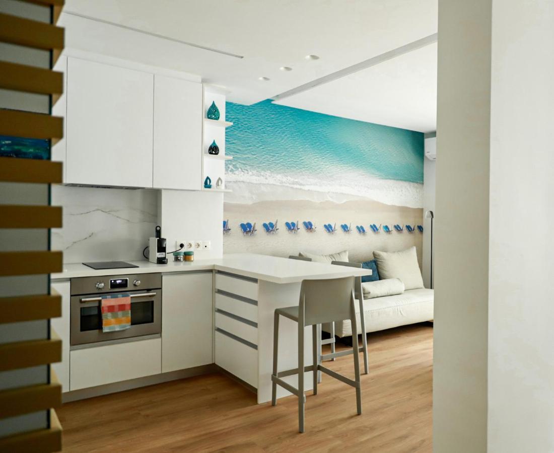 Renovated Apartment With Roof Garden Access, 15 M Walk To Acropolis Athene Buitenkant foto