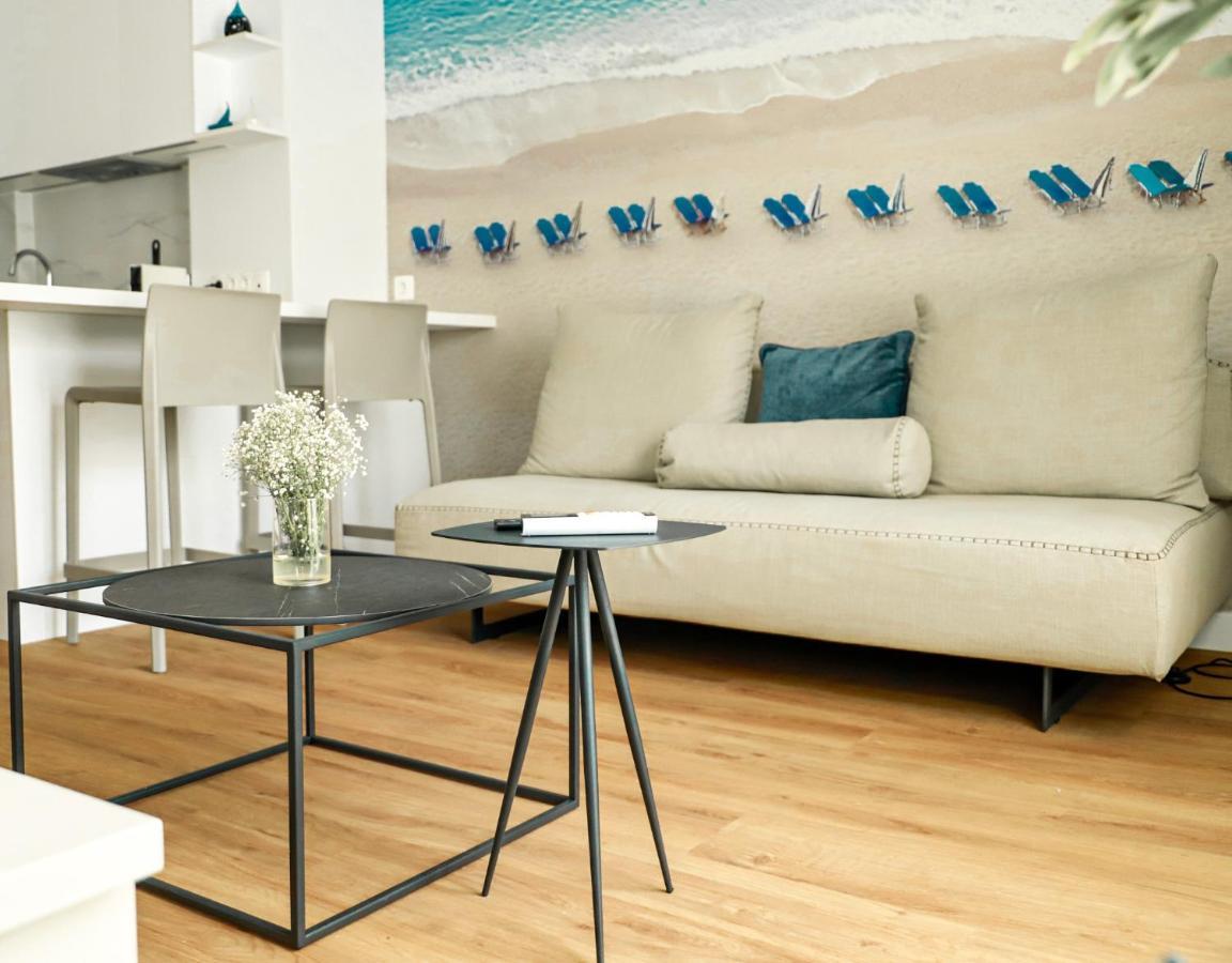 Renovated Apartment With Roof Garden Access, 15 M Walk To Acropolis Athene Buitenkant foto