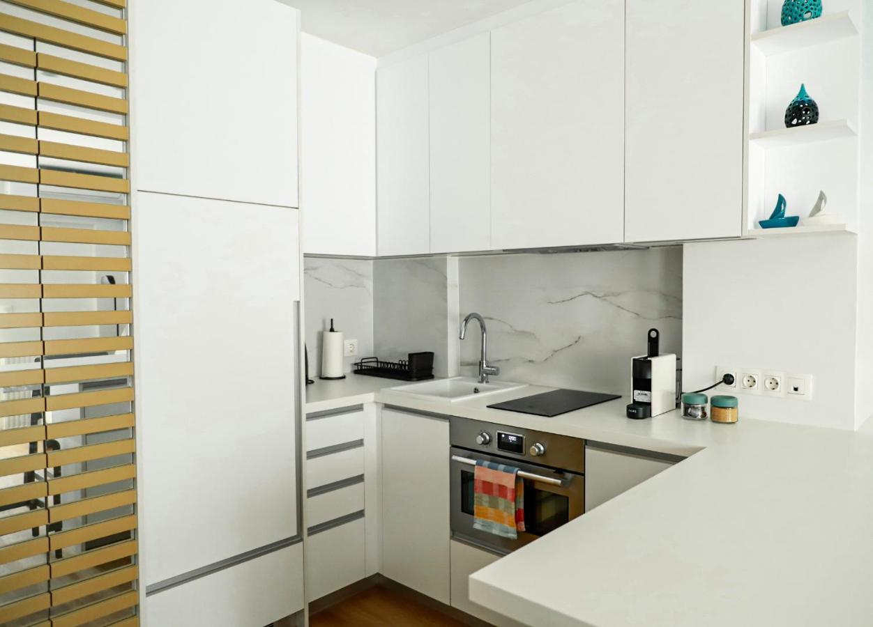 Renovated Apartment With Roof Garden Access, 15 M Walk To Acropolis Athene Buitenkant foto