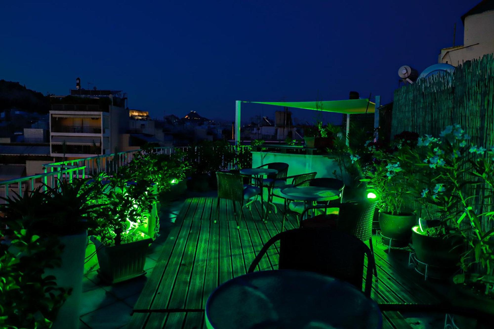 Renovated Apartment With Roof Garden Access, 15 M Walk To Acropolis Athene Buitenkant foto