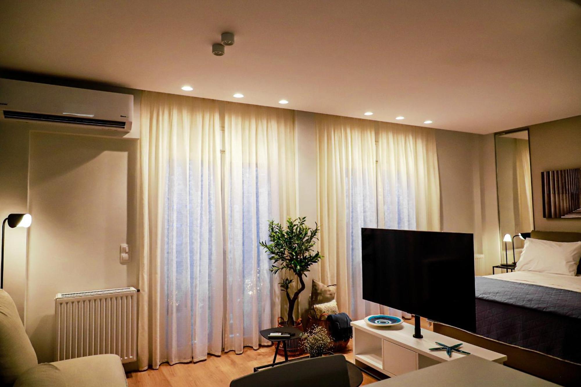 Renovated Apartment With Roof Garden Access, 15 M Walk To Acropolis Athene Buitenkant foto