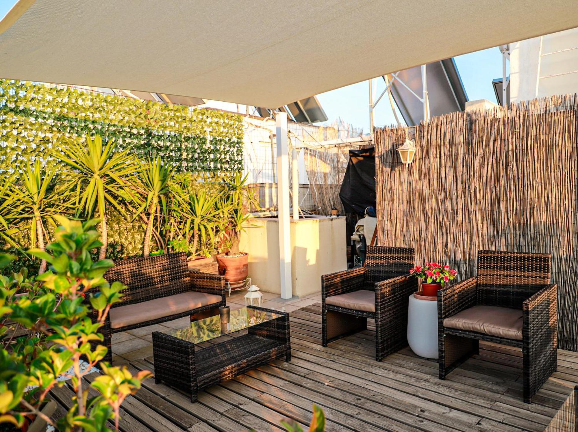 Renovated Apartment With Roof Garden Access, 15 M Walk To Acropolis Athene Buitenkant foto