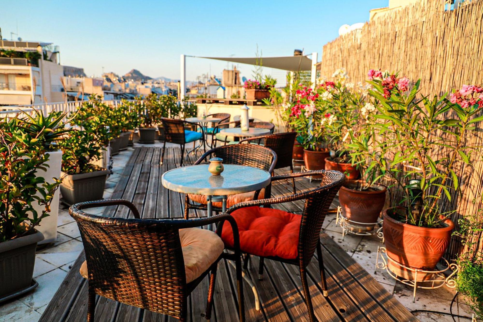 Renovated Apartment With Roof Garden Access, 15 M Walk To Acropolis Athene Buitenkant foto